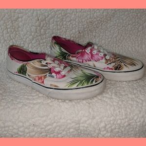 size 7 tropical vans